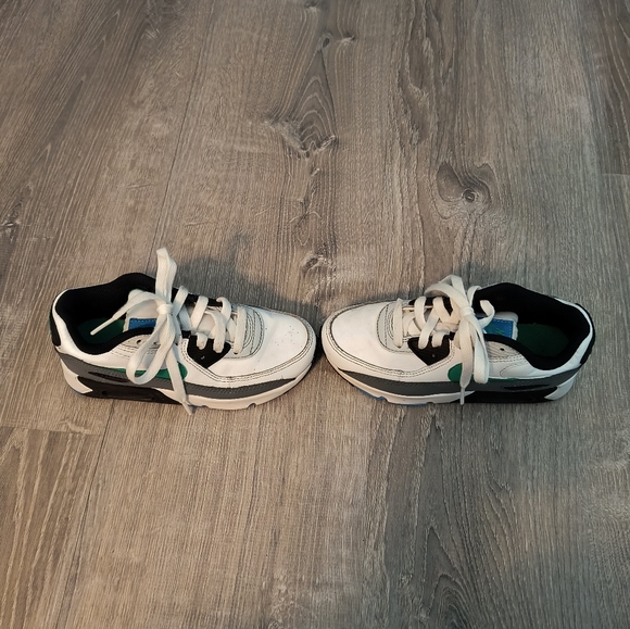 Nike - Picture 2 of 2